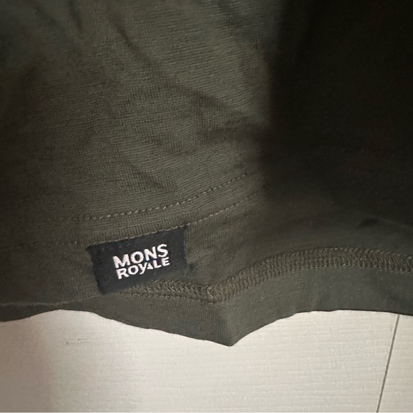 Mons Royale Yotei Powder Hood - Long Sleeve - Black - Large Marino wool Small - Picture 3 of 13